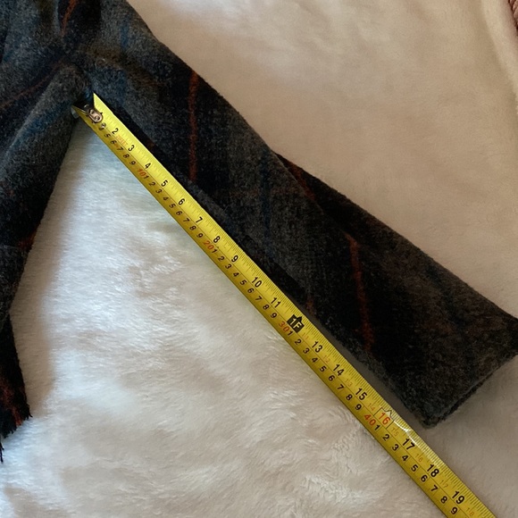 EUC Aryn K. Gray Plaid Wool Cardigan Asymmetrical Jacket Size M - Picture 9 of 15